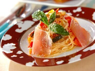 ≪働いて稼ぐ理由はいろいろ！≫
『家が近いから自転車で通ってます』そんなスタッフも◎
駐輪場の費用も支給します！