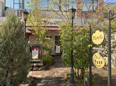 ナビィのパン 基本的にお客様の前に出ることはなく、
梱包作業がメインになります◎