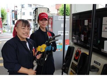 まずは簡単なお仕事からスタートできるので、未経験の方も安心です！
分からないことは、気軽に先輩スタッフに聞いて下さいね♪