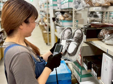 \経験・資格不問!/
カンタンな検品などだから
未経験さんでも大歓迎♪
さらに…キレイな倉庫だから快適に働ける◎