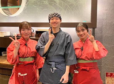 京やさい料理 接方来 京都タワー店【23】 さまざまな大学に通っている
学生さんが活躍中♪
優しいスタッフばかりなので、
あなたもきっとスグに馴染めますよ◎