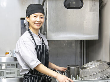 株式会社若菜　大砂土小学校内（E07） 「長く安心して働ける会社がいい」
「せっかくならスキルも身につけたい」
そんなあなたにピッタリ♪