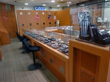 ★18時まで勤務できる方、大歓迎★
1日4時間からシフトに入れるので
Wワークにもオススメ！
曜日など、お気軽にご連絡ください♪