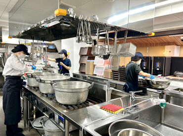 株式会社ジェイ・エス・ビー・フードサービス　勤務地:UniLife岡山富田町学生会館(仮) ＼経験や資格は不要★／
お料理を手渡したり、お皿を片付けたり…のシンプル作業◎
入居する学生さんに美味しいご飯をご提供！