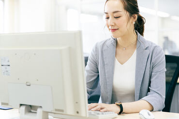 数字チェックや入力作業など、コツコツ作業が中心◎
※写真イメージ