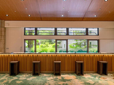 蓼科グランドホテル滝の湯（紹介元：株式会社リプロ） ▼未経験から大歓迎
現在、勤務している方は…
Wワークや学生さんも多数活躍中！
困った時は、先輩たちがサポートしますよ♪