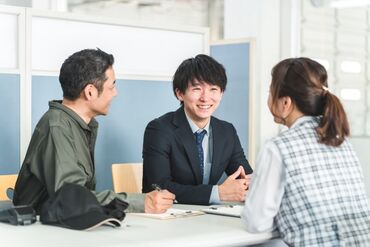 最大の魅力は「働きやすさ」と「スケジュールの自由さ」
＜30～60代が中心で落ち着いた雰囲気＞
未経験から皆さん活躍されてます