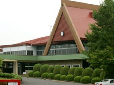 社員食堂＆食事補助あり★
マイカー通勤OK＆無料駐車場完備！
施設優待制度など、うれしい待遇も充実しています◎