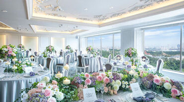 未経験からのスタートでも安心◎
先輩スタッフが丁寧にサポートします!
『バイト自体が初めて…』
そんなアナタも大歓迎です♪