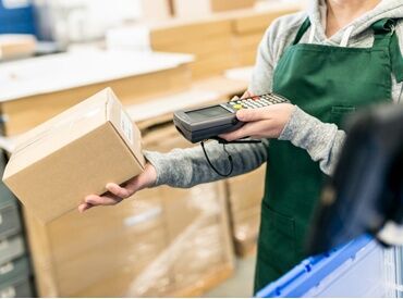 ▼日払い・週払いOK!
「金欠でヤバい…」そんな時は、
当社の制度を使って現金も即GET!