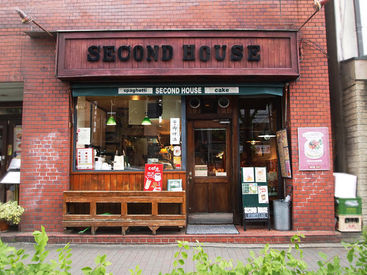 ★出町店★
叡山電鉄叡山本線/出町柳駅すぐ◎
外観も店内もと~ってもおしゃれ♪
おしゃれで楽しいバイト先、ココにあります!