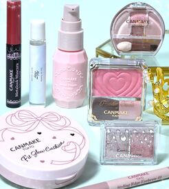 \未経験歓迎/
働いているうちに美容知識も接客スキルもどんどんUPしてきますよ!
男女ともに活躍中!