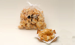 おせんべい、おかきの袋詰め・包装加工スタッフを募集しています！未経験でもOK！シニア世代も活躍中！