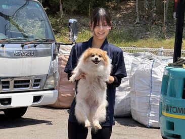 株式会社リバーズエコ わんちゃんと一緒に働ける？！
みんな癒されながらニコニコ作業しています(*^^*)
もちろん作業の邪魔はいたしません…（笑）