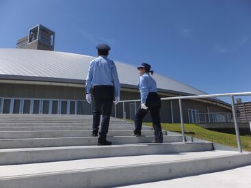 東京セフティ株式会社　勤務地：高松市中心部 【安心・大手グループ企業】
しっかり稼げる＆スキルアップも！
国家資格の雑踏警備を取得で収入UP♪