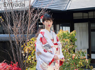 服装・髪型・髪色自由！
ピアスやネイルもOK♪
動きやすいラフな格好で、
そのまま働けます★