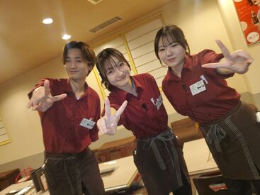 盛岡冷麺と焼肉 トトリ 学生スタッフが多数在籍！
仲の良い職場で、営業終わりにご飯に行くメンバーもいます！
（もちろん強制ではありません）