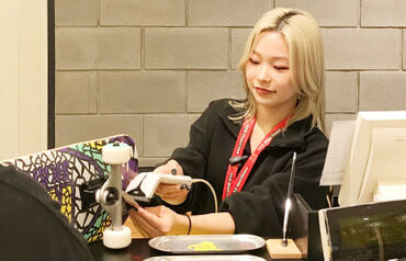 接客業・スポーツの経験無くても大丈夫です◎
イチから丁寧に教えるのでご安心ください！