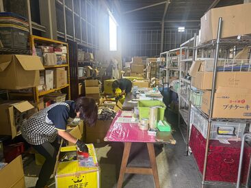 エコトレーディング 小牧支店 未経験の方も安心の作業！！
指示に従ってコンテナに商品を積み込む、
基本的にはモクモク＆コツコツな作業です◎
