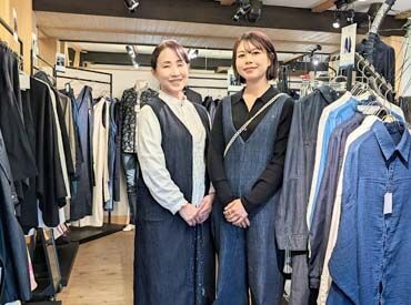 60年以上の歴史を誇る老舗デニムファクトリーの「青木被服」。
当店では30～60代の女性スタッフが活躍中です◎