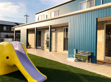 あすかキッズ外割田 資格を活かして安定ワーク♪
正社員デビューも歓迎！
スタッフ同士で協力し合いながら、子供たちの成長をサポートしましょう◎
