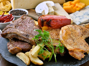 みなさんが働きやすいシフトになるよう考慮しますので
お気軽にご相談ください◎
ラストまで勤務できる方、大歓迎です！