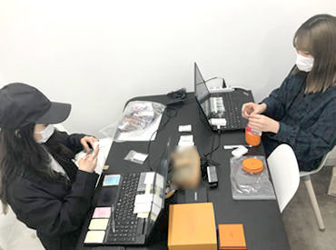 株式会社STAYGOLD（南千住ロジスティクスセンター） 「大丈夫？」「困ったことはない？」と
お互いに助け合いながら業務に取り組めます！
チームワーク抜群の職場で働きやすい◎