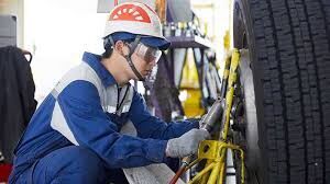 <安全な運行をサポートするオシゴト>
グループでの作業になりますので、
近くには必ず先輩スタッフがいます!