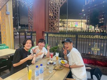 私服・髪色・ネイル自由♪
20代メンバー多めで馴染みやすさ◎
イベントやミーティングも多くて、全員自由に意見が言える職場!