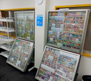 トレカライザス 福岡天神店 ＼明るいメンバーの為、楽しく仕事に取り組めます！／
スタッフもみんなポケモンが大好き♪
あなたもトレーナーになりませんか？