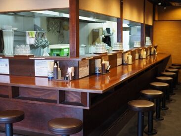 働いているからこその特典☆
美味しい食事補助付き!
お店の絶品ラーメンが食べられるので
それを楽しみに頑張れちゃいますね◎