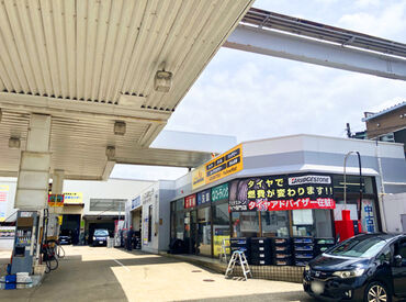 ＼通勤ラクラク！／
車・バイク・自転車通勤OK！
無料駐車場ありで通いやすさバッチリ◎
交通費も全額支給です！