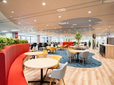 ★土日祝/年末年始休み／慶弔休暇あり★
休暇がしっかりあるから長く続けられる！
プライベートも大切にできる職場◎