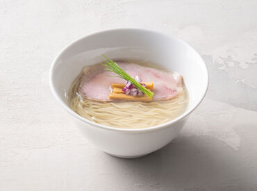 お仕事終わりには
メニューの中から豪華まかないが食べられる☆
ラーメン好きには嬉しい好待遇◎
食費も浮かせちゃう！？