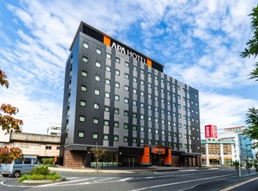 アパホテル（APA HOTEL）〈鳥取駅前〉 ＼スキマ時間を有効活用／
高時給だから効率よく稼げる！
昇給/社保完備/正社員登用
…大手ならではの高待遇◎