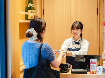 まずは元気に”いらっしゃいませ”が言えたらOK◎
分からないことがあれば何でも先輩へ相談してくださいね!