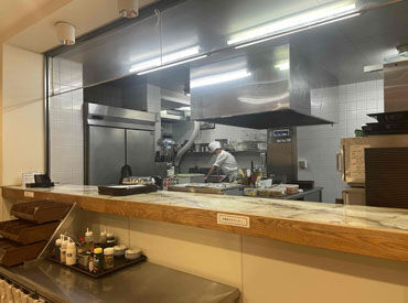 土曜休み&16:30～20:30のみだから予定が立てやすい◎
若年層～シニア層まで幅広く活躍可能！