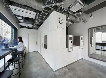 ≪まるで異国の世界!?≫
海外感が滲み出る、デザイナーズホテル！

髪色やピアスなど... 普段の格好で働ける♪