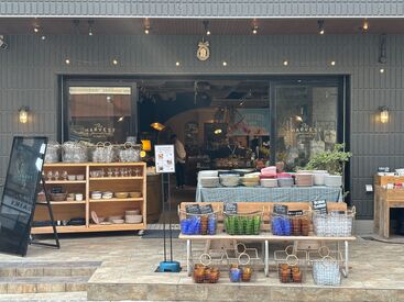 THE HARVEST Store&cafe 鎌倉ストア 20～30代を中心に活躍している職場です♪
「お洒落グッズが好き」「接客が好き」
皆様からのご応募お待ちしています！