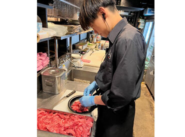 「平日のみ」「土日祝のみ」の勤務もOK♪
シフトは自己申告制なので自分らしく働けます♪