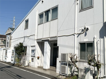 セラコート工業株式会社 未経験スタートの方も活躍中！
黙々と座って作業できるので、
体力に自信がない方でも安心♪