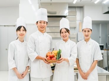 あたたかい手作りごはんが100円で食べられます!
栄養バランスもばっちりで、
忙しい日だってお腹も心も大満足◎