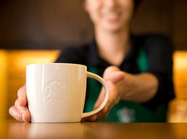 出勤時のドリンクサービスや
週1回のコーヒー豆の支給など
当店ならではの嬉しい制度を
各種揃えています。