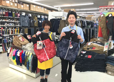 アパレル経験は問いません！
まずはいらっしゃいませんのお声掛けや洋服たたみからスタート♪
少しずつ慣れていってくださいね◎
