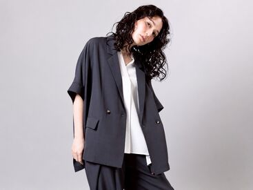 ファッション人材リンク株式会社【FJL】 ﾟ*｡☆ NEWスタッフ募集 ☆。*ﾟ
個性的×大人カジュアルアパレル
ファッションが好きなら未経験でもOK
20～30代女性を中心に活躍