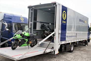 株式会社ゼロ・プラスBHS <短期>＆<高日給>でガッツリ稼げる
若手～中高年の皆さんまで大歓迎◎
正社員登用のチャンスも！
パワーゲートで力仕事ナシ♪