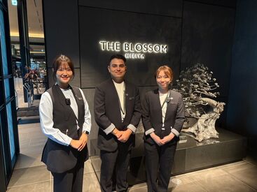 THE BLOSSOM HIBIYA 綺麗なホテルのフロントstaff募集+..:*
未経験OK！学生さんも歓迎♪