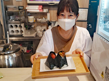 「家から近い」「学校と両立できそう」
「子どもがいない間だけ働きたい」etc…
どなたもお気軽にご応募くださいね♪