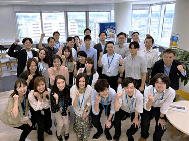 株式会社クラシアン新宿営業所 　「お願いします！」「ありがとう！」
些細な声掛けで積極的にコミュニケーションを取ってます♪
雰囲気はいつも和気あいあい★