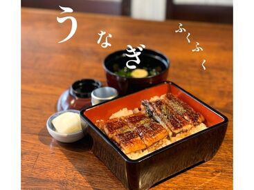 スタイリッシュでカフェのような
オシャレな雰囲気の店内で働ける♪
店内は28席なので、そこまでバタバタと動きまわらなくてOK◎